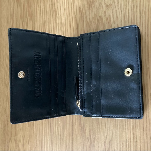 Dream Control Black Bilfold Small Wallet with Front Detail Bee & Love - NWOT - Picture 4 of 7